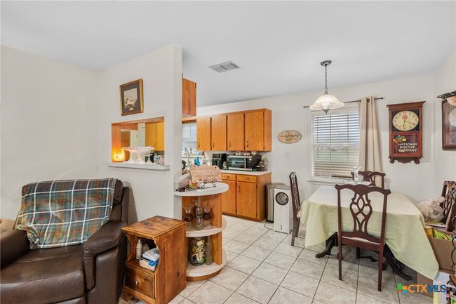 123 6th Street, House other with 4 bedrooms, 2 bathrooms and null parking in Vanderbilt TX | Image 8