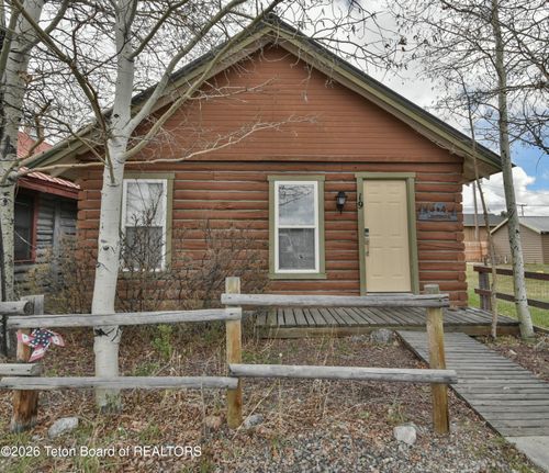 19 S Franklin Ave, Pinedale, WY, 82941 | Card Image