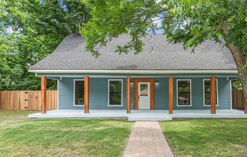 104 W 2nd St, Waxahachie, TX, 75165-2516 | Card Image