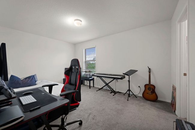 View of carpeted office | Image 18