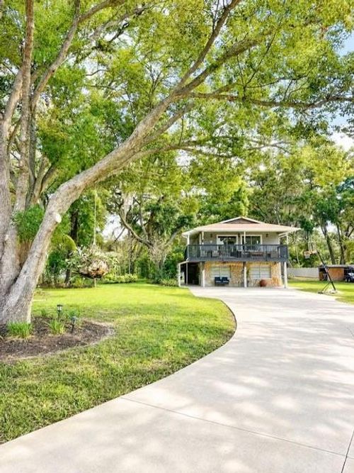 17430 Blackwell Ln, LUTZ, FL, 33549-7637 | Card Image
