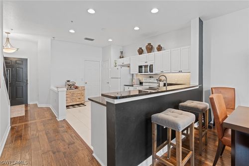 109-941 Hampton Cir, NAPLES, FL, 34105-4822 | Card Image