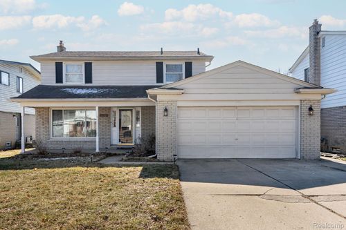 19922 Parkside St, Saint Clair Shores, MI, 48080-3364 | Card Image