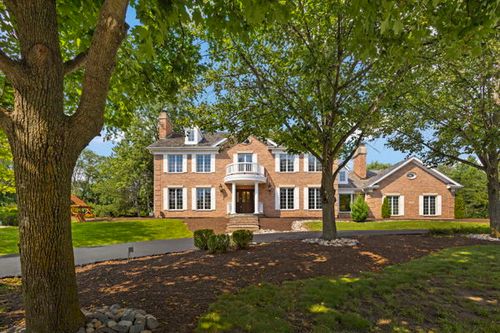 1 Hidden Lake Dr, Burr Ridge, IL, 60527-8372 | Card Image