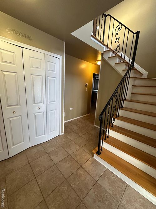 16236 Fairfax St, Southfield, MI, 48075-3069 | Card Image