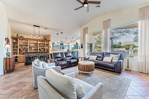 668 W Greenview Place, Green Valley, AZ, 85614 | Card Image