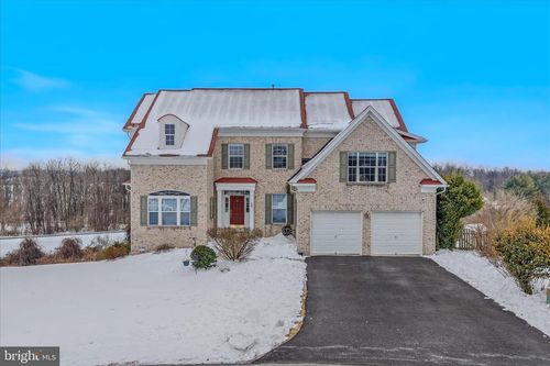 48 Field Crest Ct, SHEPHERDSTOWN, WV, 25443-5701 | Card Image