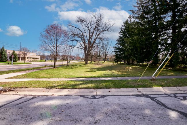 25 Oakmont, Home with 0 bedrooms, 1 bathrooms and null parking in Auburn Hills MI | Image 4