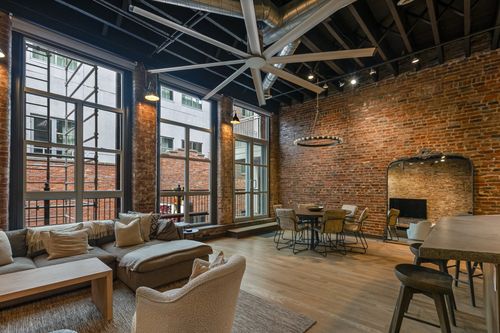 402-207 3rd Ave N, Nashville, TN, 37201-1610 | Card Image