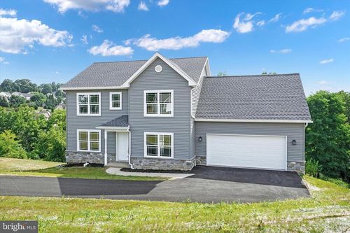 325 Barclay Dr, RED LION, PA, 17356-8284 | Card Image