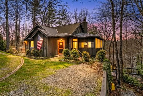 56 Cross Creek Trl, Robbinsville, NC, 28771-6619 | Card Image