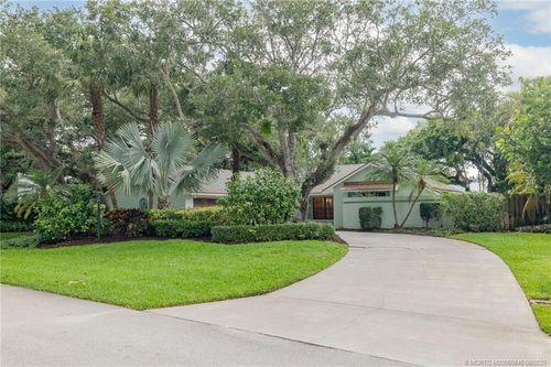 1160 Driftwood Dr, Vero Beach, FL, 32963-2555 | Card Image