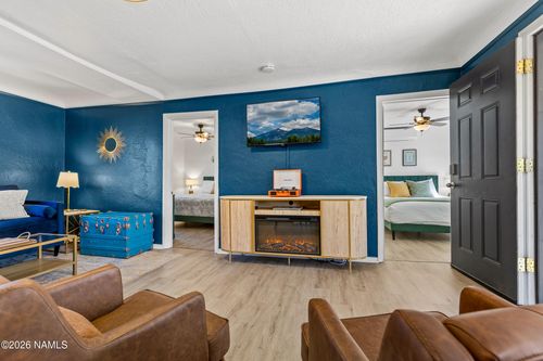 817 N Beaver St, Flagstaff, AZ, 86001-3105 | Card Image