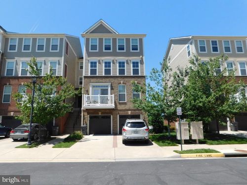 43389 Town Gate Sq, CHANTILLY, VA, 20152-1817 | Card Image