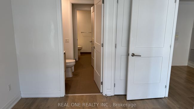 215 - 21 Park St E, Condo with 2 bedrooms, 2 bathrooms and null parking in Mississauga ON | Image 12