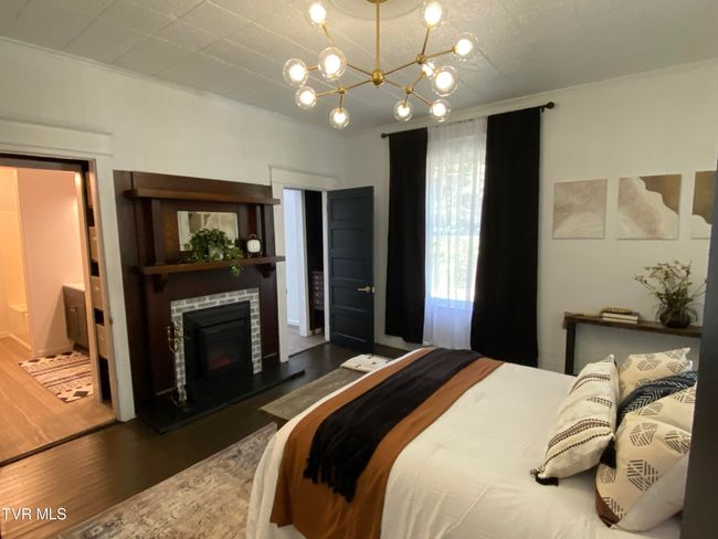 Master Bedroom | Image 12