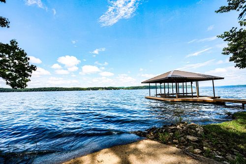 215 Lake Bend Shores Dr, Florence, AL, 35633 | Card Image
