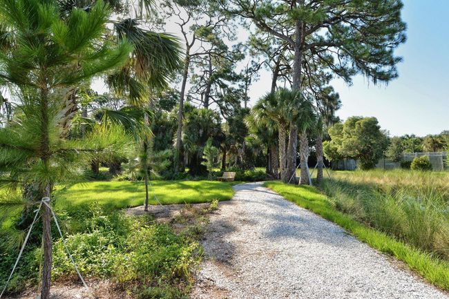 225 Woodland Dr, Condo with 2 bedrooms, 2 bathrooms and null parking in OSPREY FL | Image 71