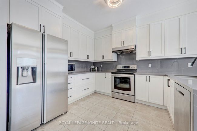 102 Garrardview St, House other with 4 bedrooms, 4 bathrooms and 2 parking in Ajax ON | Image 12