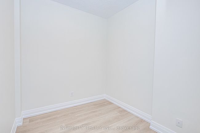 617 - 3600 Highway 7, Condo with 2 bedrooms, 1 bathrooms and 1 parking in Vaughan ON | Image 11