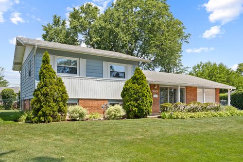 560 W Berkley Ln, Hoffman Estates, IL, 60169-1617 | Card Image