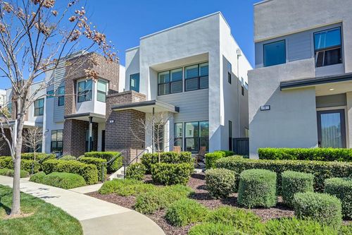 9 Fischbacher St, Sacramento, CA, 95816-6557 | Card Image