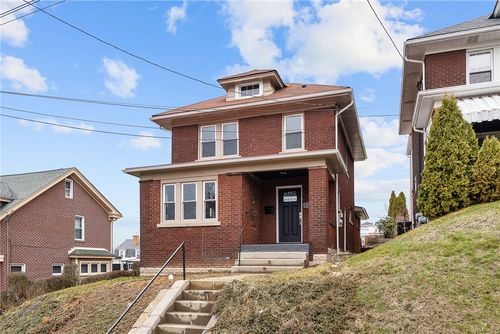 136 Hillson Ave, Brentwood, PA, 15227-2942 | Card Image