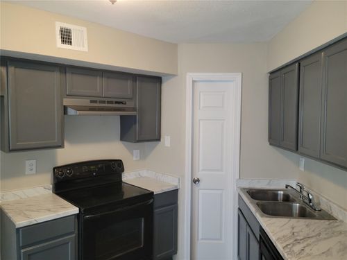 apt-1404-7200 T C Jester Blvd, Houston, TX, 77088-7460 | Card Image