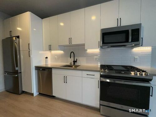 670-711 Summer St, Stamford, CT, 06901-1018 | Card Image