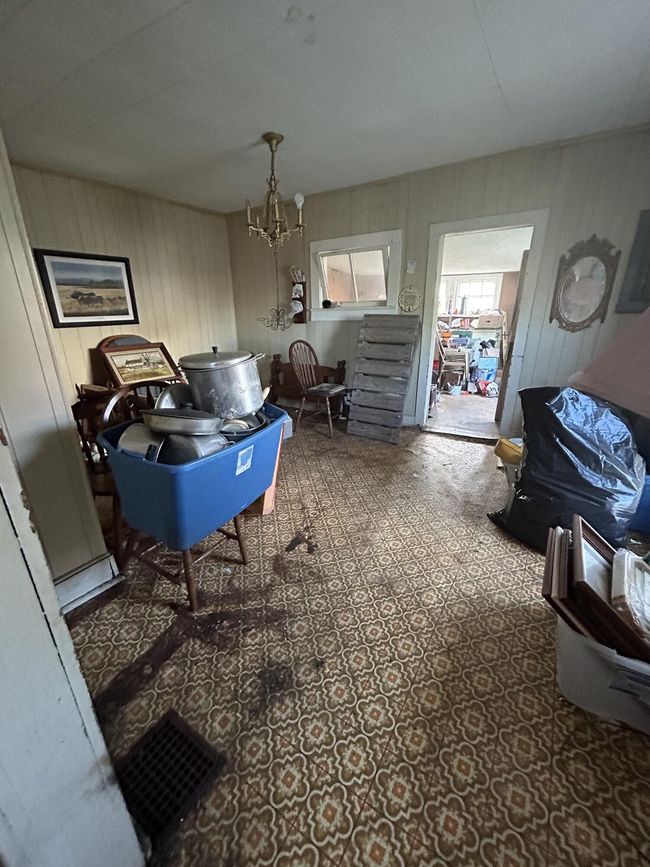 1065 N Main St, House other with 3 bedrooms, 2 bathrooms and null parking in Whitwell TN | Image 9