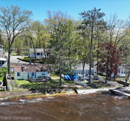 100 Holly Ave, Prudenville, MI, 48651-9684 | Card Image