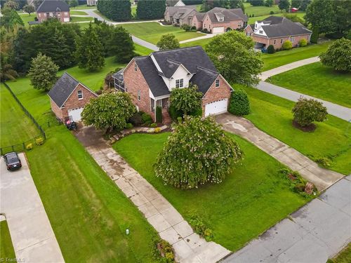 112 Redberry Ln, Winston Salem, NC, 27107-6022 | Card Image