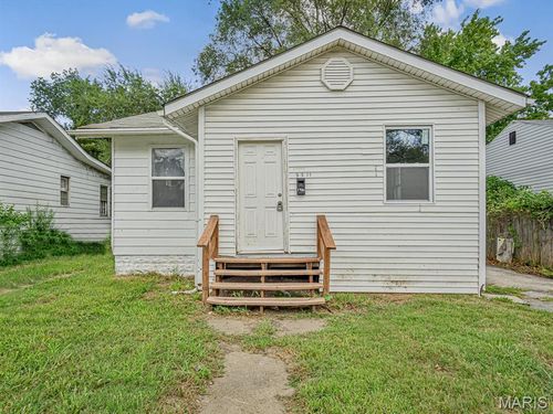 5611 Hallows Ave, East Saint Louis, IL, 62204-2824 | Card Image