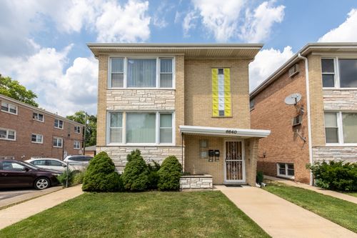 apt-2-6640 W Gunnison St, Harwood Heights, IL, 60706-4023 | Card Image