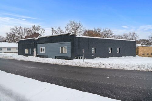 909-911 Ridge Ave, Rockford, IL, 61103-6049 | Card Image