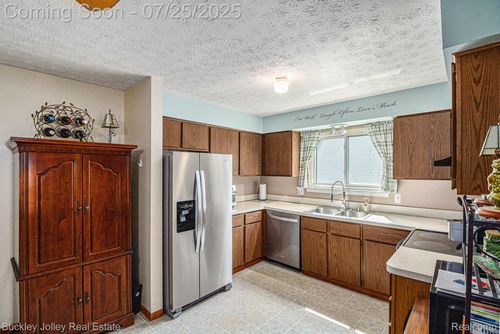 234 Woodlake Dr, Brighton, MI, 48116-2057 | Card Image
