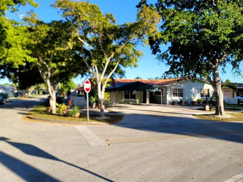12945 Cherry Rd, North Miami, FL, 33181-2307 | Card Image