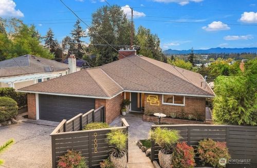 9608 5th Ave Ne, Seattle, WA, 98115-2156 | Card Image