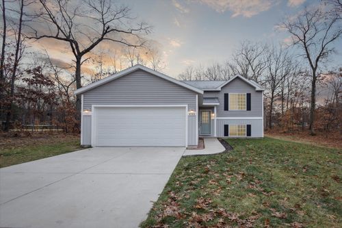 4722 Blue Heron Drive, Pierson, MI, 49339 | Card Image