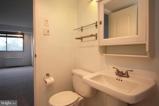 APT-425 - 2500 N Van Dorn St, Condo with 2 bedrooms, 2 bathrooms and null parking in ALEXANDRIA VA | Image 22