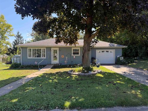 225 Aspinwall St, Nashua, IA, 50658-9221 | Card Image