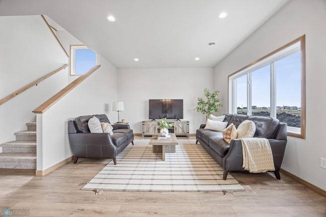 Living Room | Image 7