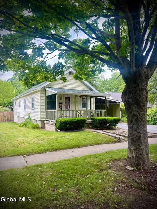 27 Everts Ave, Glens Falls, NY, 12804 | Card Image