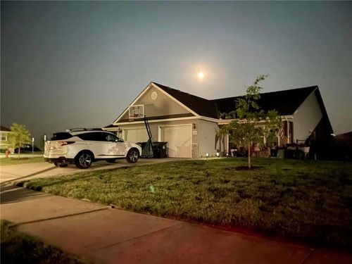 1528 Champion Dr, Pleasant Hill, MO, 64080-1015 | Card Image