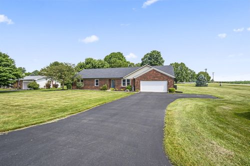 14991 Charm Hill Dr, Sidney, OH, 45365-7701 | Card Image
