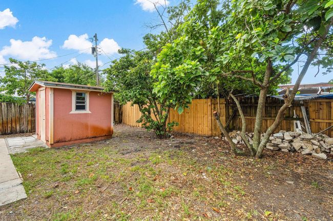 1228 Highview Rd, House other with 3 bedrooms, 2 bathrooms and null parking in Lantana FL | Image 30