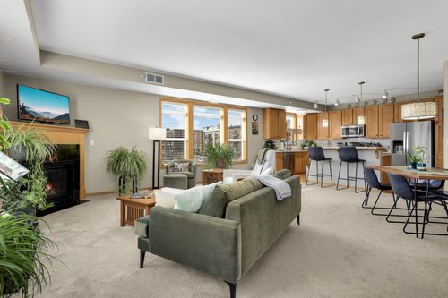 401-12501 Nicollet Ave, Burnsville, MN, 55337-5908 | Card Image