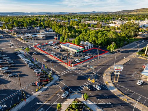 348 N Riverside Ave, Medford, OR, 97501-5938 | Card Image