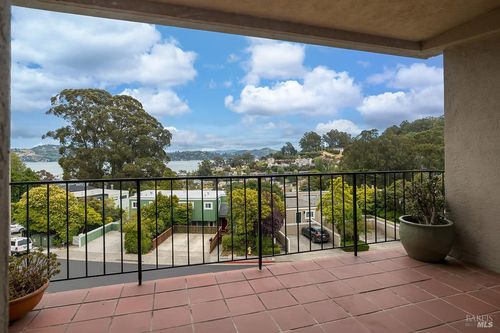 apt-2c-80 Lincoln Dr, Sausalito, CA, 94965-1602 | Card Image