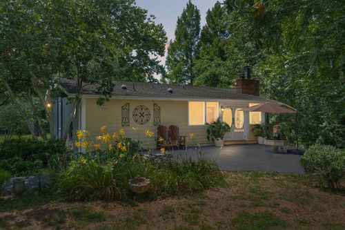 9032 S Harpeth Ct, Nashville, TN, 37221-3811 | Card Image